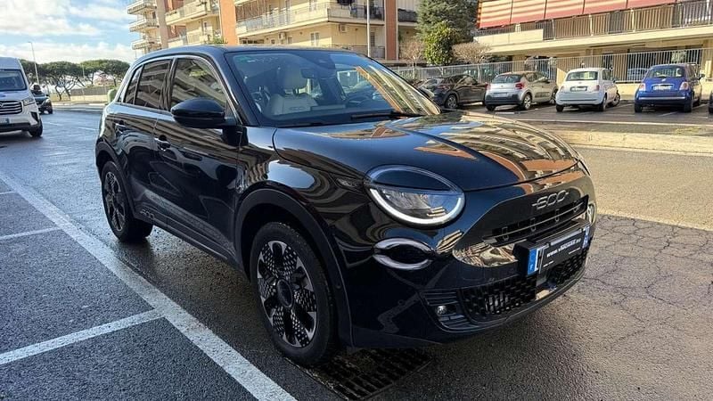 Usata Fiat 600 La Prima 101 CV (74 kW) 2025 Nero SUV