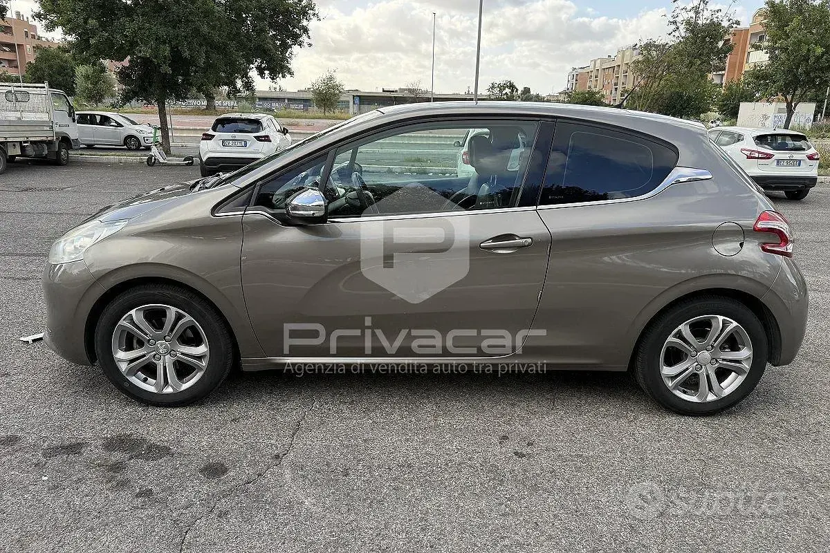 Usata Peugeot 208 Allure 120 CV (88 kW) 2013 Marrone Utilitaria