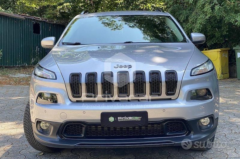Usata Jeep Cherokee Night Eagle 194 CV (142 kW) 2019 Grigio SUV