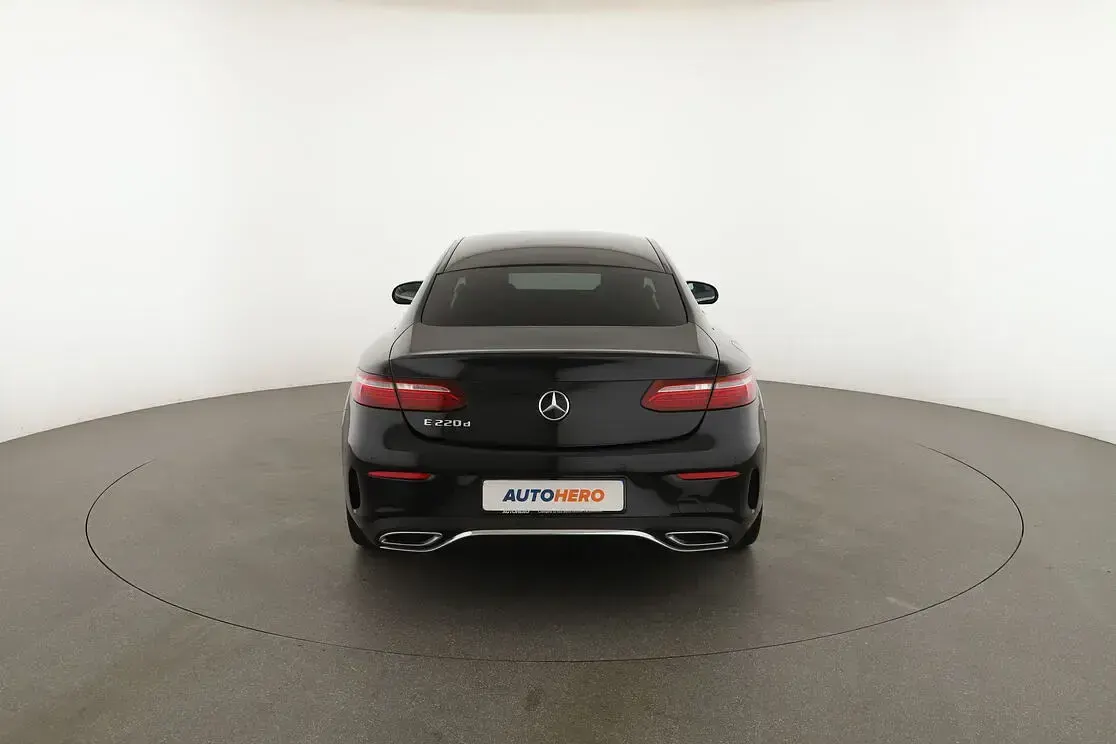 Usata Mercedes E220 Premium Plus 195 CV (143 kW) 2022 Nero Coupé