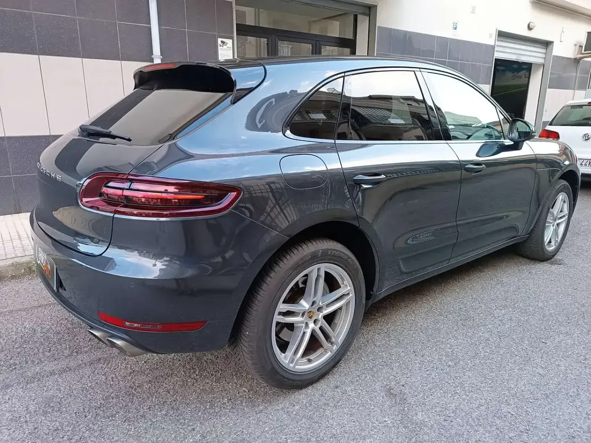 Usata Porsche Macan 258 CV (189 kW) 2016 Grigio vulcano SUV