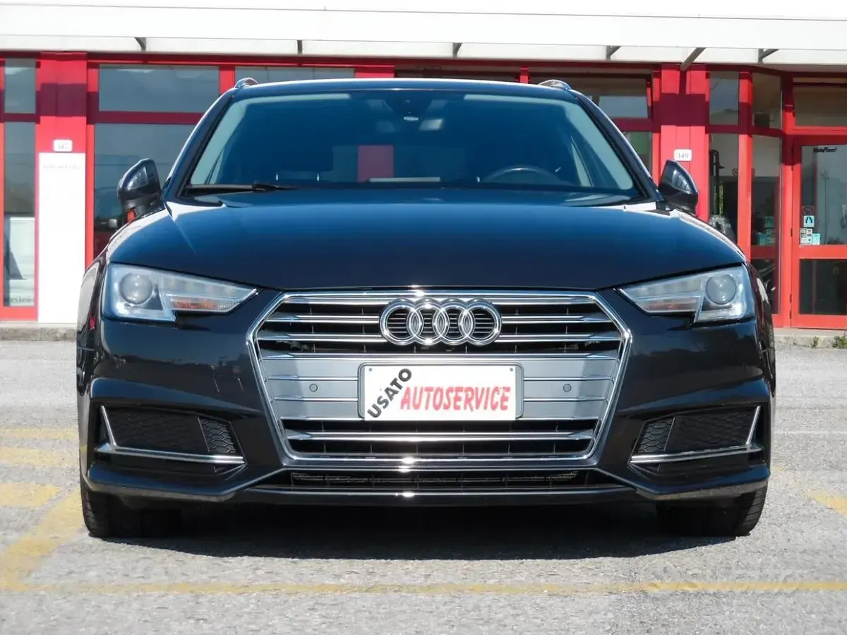 Usata Audi A4 Business 150 CV (110 kW) 2018 Grigio Station wagon
