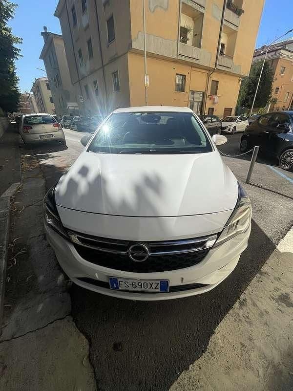 Usata Opel Astra Dynamic 110 CV (80 kW) 2018 Berlina