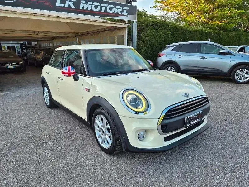 Usata Mini One D 95 CV (69 kW) 2019 Beige Utilitaria