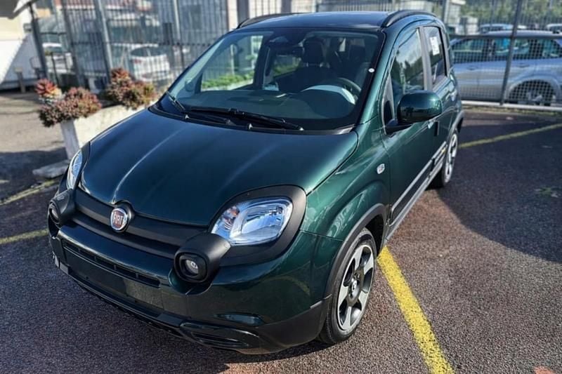 Usata Fiat Panda Cross Cross 69 CV (50 kW) 2025 Verde foresta Utilitaria