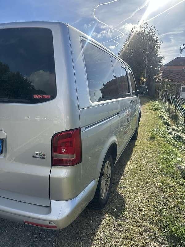 Usata VW Caravelle 140 CV (102 kW) 2014 Argento Furgone