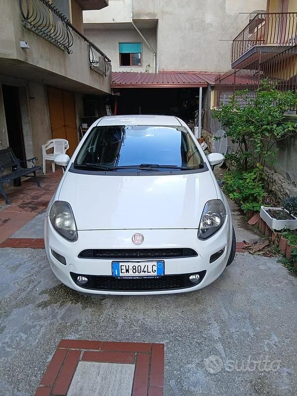 Usata Fiat Grande Punto 75 CV (55 kW) 2014 Bianco Utilitaria