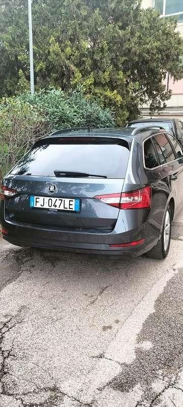 Usata Skoda Superb Executive 150 CV (110 kW) 2017 Station wagon