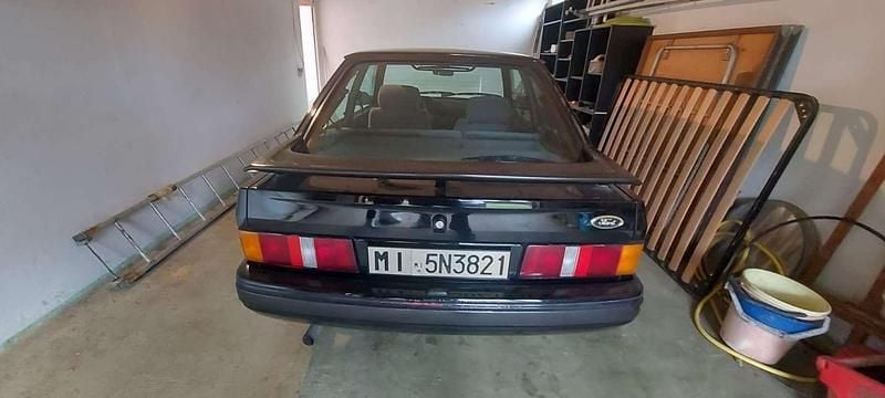 Usata Ford Escort 105 CV (77 kW) 1989 Berlina