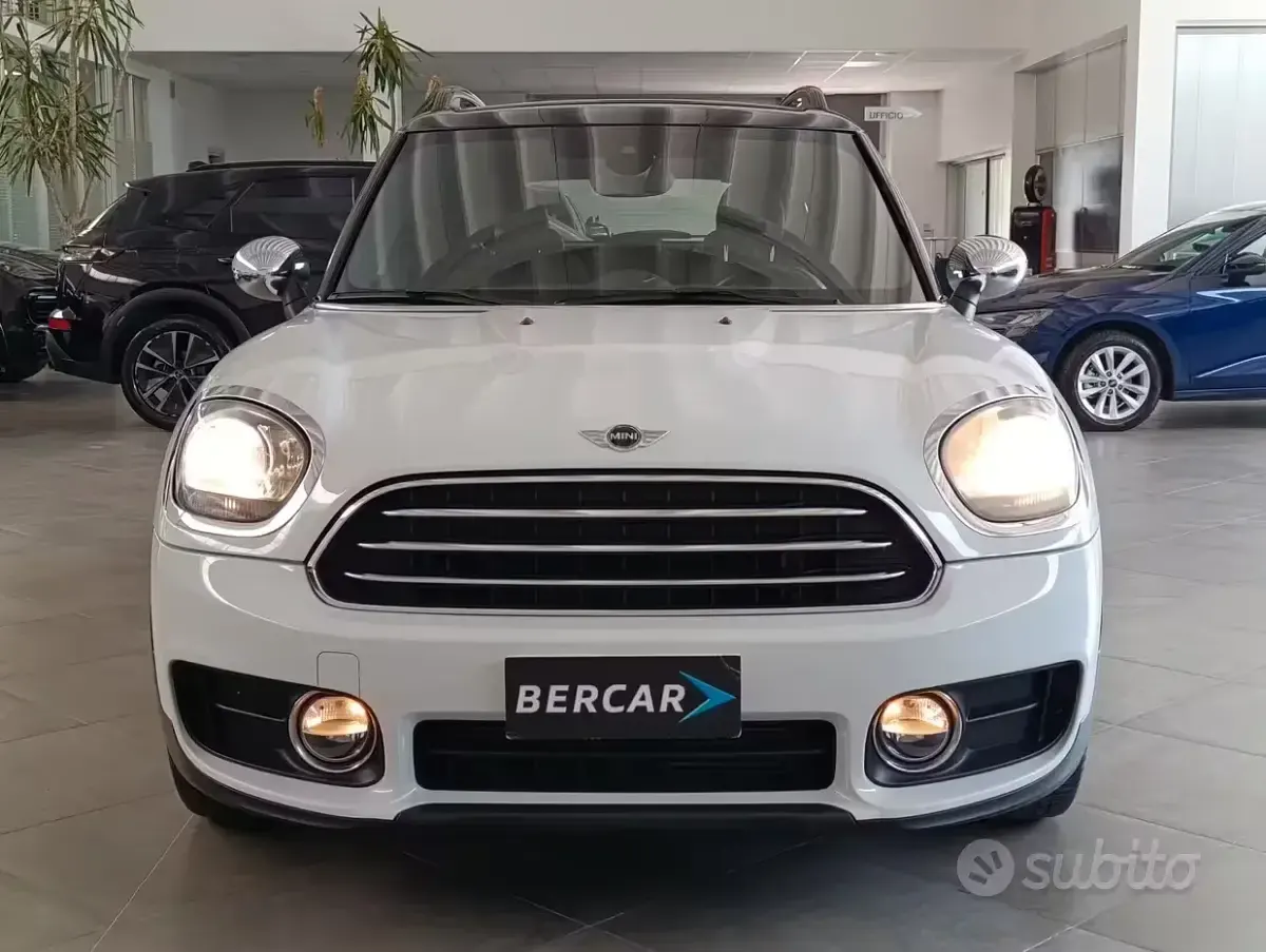 Usata Mini Cooper D Countryman Business 150 CV (110 kW) 2017 Bianco SUV