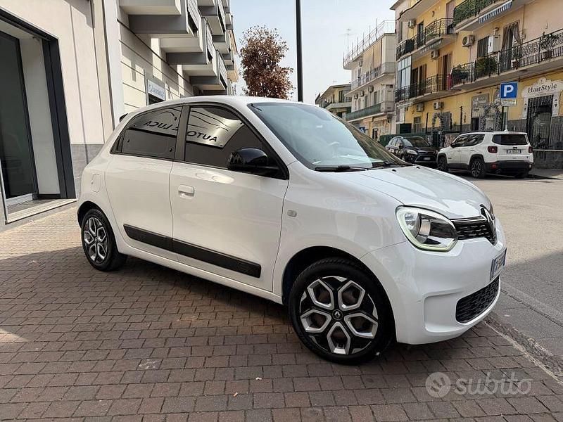 Usado Renault Twingo Intens 69 HP (50 kW) 2022 Branco Citadino