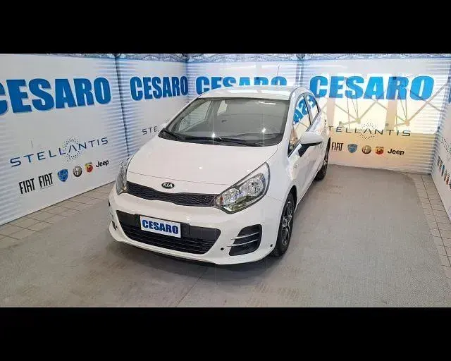 Usata Kia Rio Active 75 CV (55 kW) 2017 Bianco Berlina