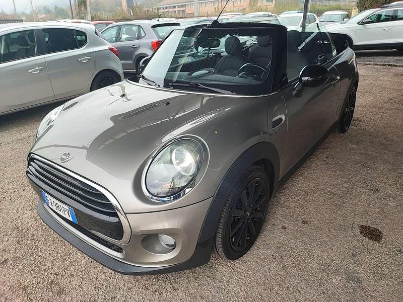 Usata Mini Cooper D Cabriolet Hype 116 CV (85 kW) 2019 Grigio Cabrio