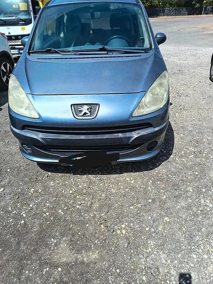 Usata Peugeot 1007 68 CV (50 kW) 2008 Grigio Monovolume