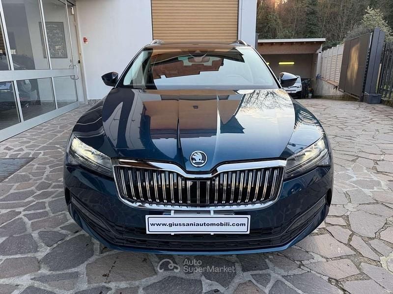 Usata Skoda Superb Executive 122 CV (89 kW) 2021 Blu/azzurro Station wagon
