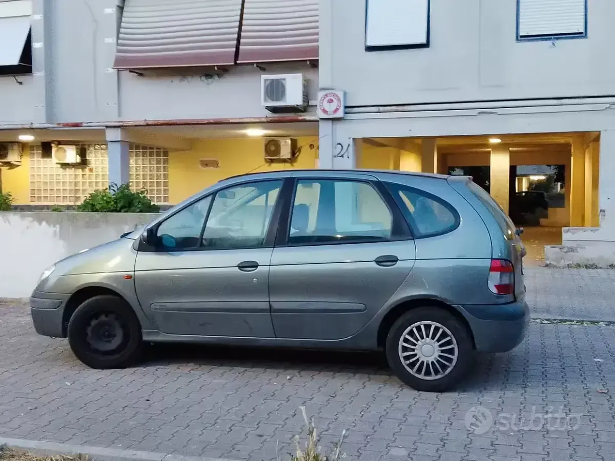 Usata Renault Scénic 2001 Monovolume