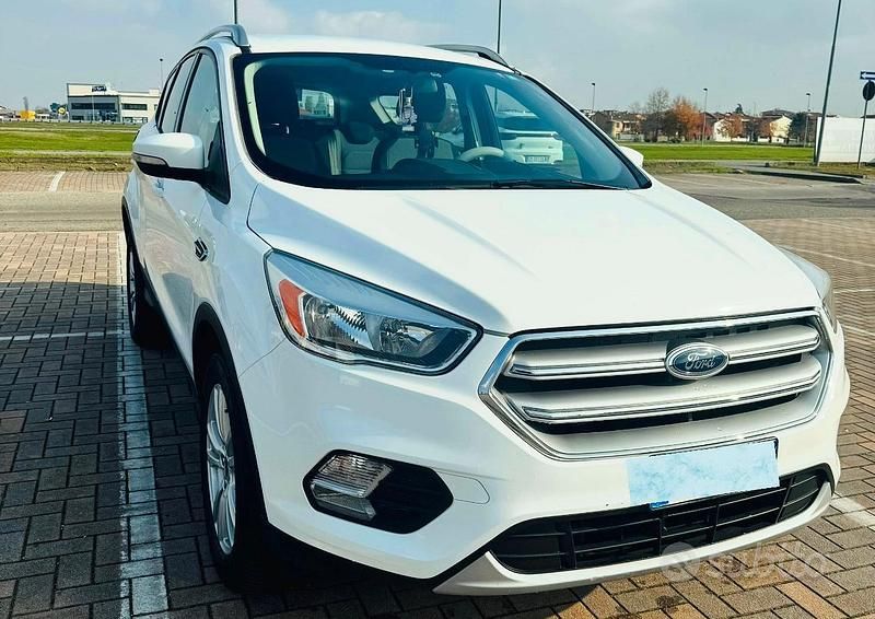 Usata Ford Kuga S 120 CV (88 kW) 2017 Bianco SUV