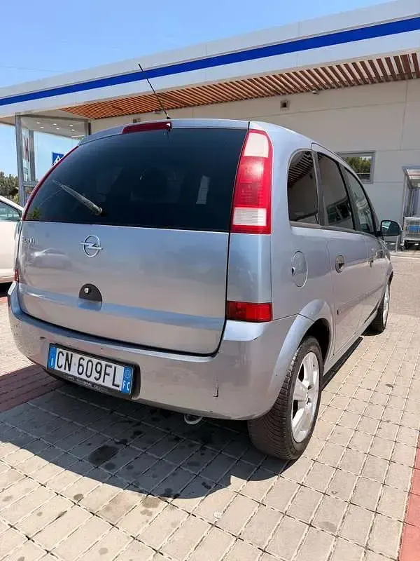 Usata Opel Meriva Cosmo 125 CV (91 kW) 2005 Monovolume