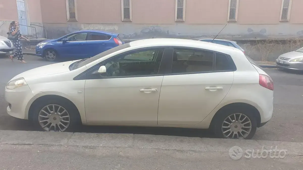 Usata Fiat Bravo 105 CV (77 kW) 2009 Bianco Utilitaria