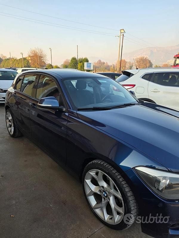 Usata BMW 118 142 CV (104 kW) 2013 Blu Utilitaria