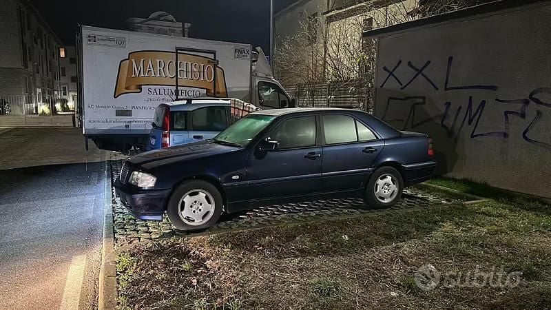 Usata Mercedes C220 1998 Blu Berlina