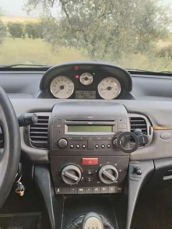 Usata Lancia Ypsilon 60 CV (44 kW) 2006 Nero Utilitaria