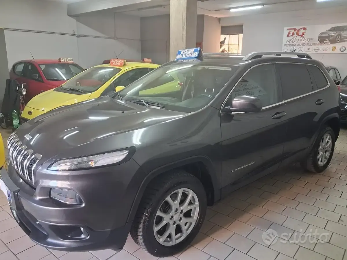 Usata Jeep Cherokee 170 CV (125 kW) 2015 Grigio SUV