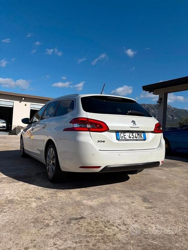 Usata Peugeot 308 SW Allure 130 CV (95 kW) 2021 Bianco Station wagon