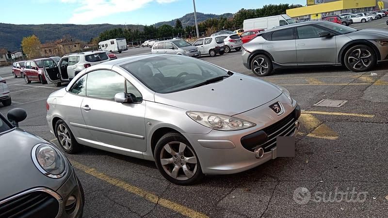 Usata Peugeot 307 CC 136 CV (100 kW) 2006 Grigio Cabrio