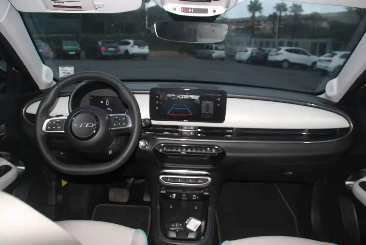 Usata Fiat 600 La Prima 110 CV (80 kW) 2025 Nero SUV
