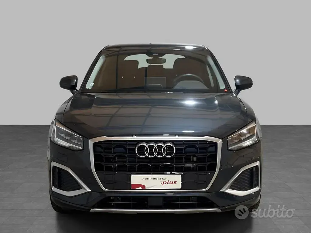 Usata Audi Q2 Advanced 150 CV (110 kW) 2024 Grigio manhattan metallizzato SUV