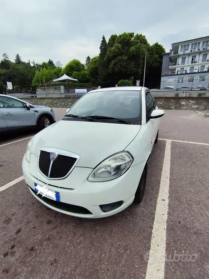 Usata Lancia Ypsilon 60 CV (44 kW) 2008 Bianco Utilitaria