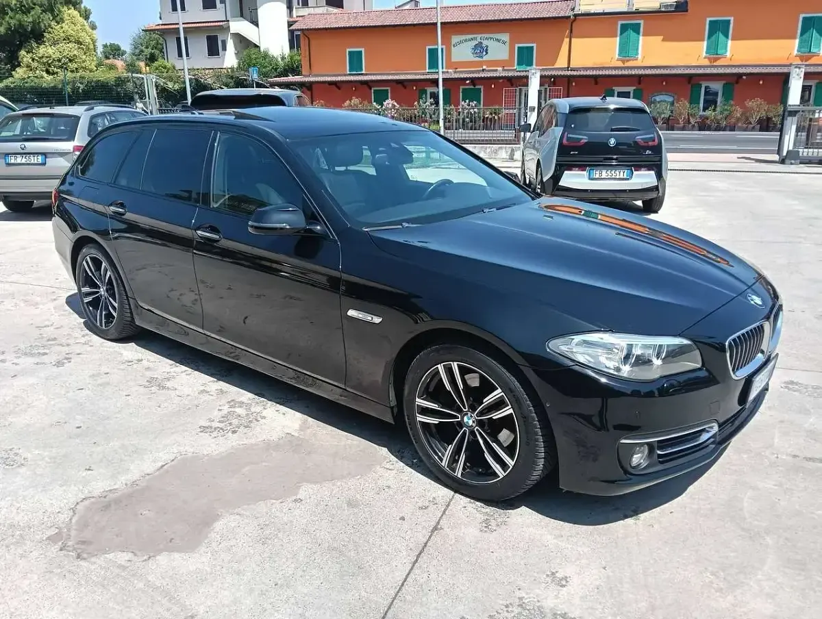 Usata BMW 520 Luxury Line 190 CV (139 kW) 2015 Nero met. Station wagon