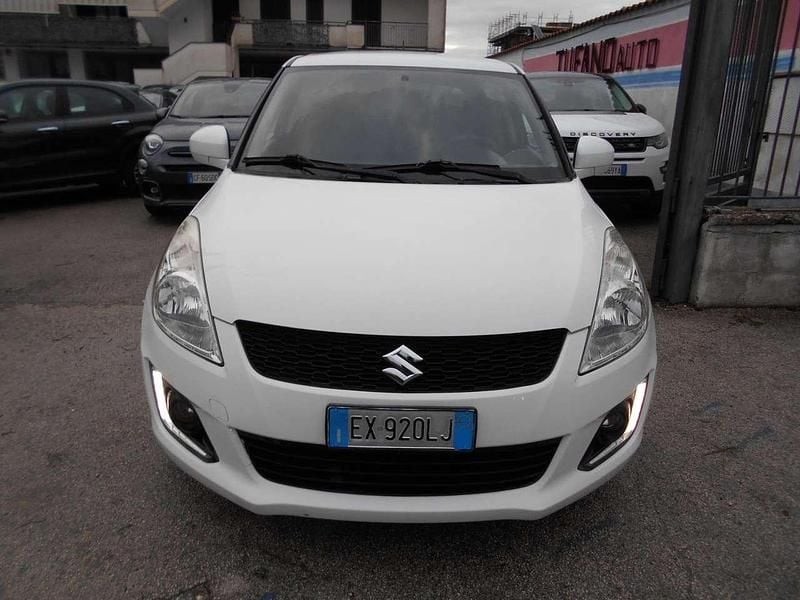 Bianco Usata 2014 Suzuki Swift Cool Tre volumi | 6500 € (Buon prezzo) - Immagine 1/4