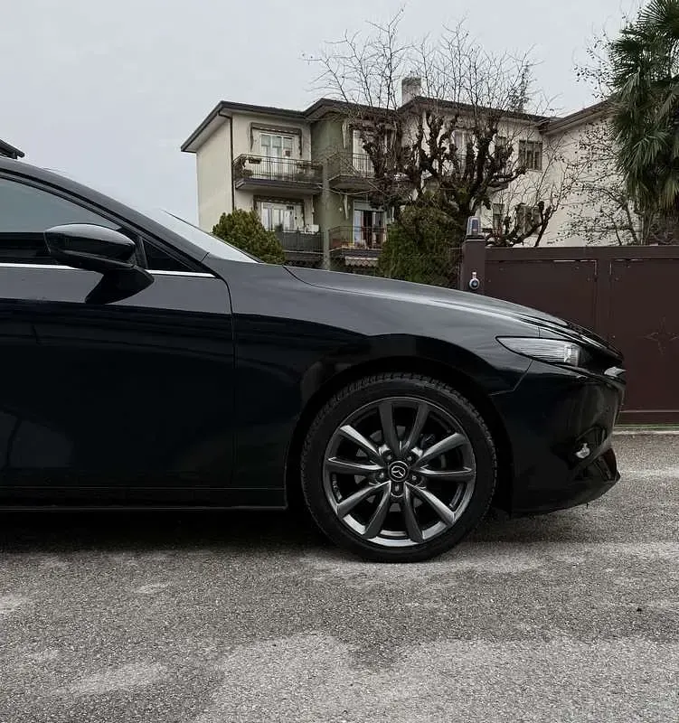 Usata Mazda 3 Exceed 122 CV (89 kW) 2022 Nero Berlina