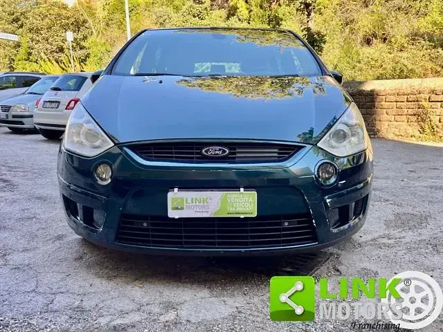 Usata Ford S-MAX Titanium 140 CV (102 kW) 2007 Verde Monovolume