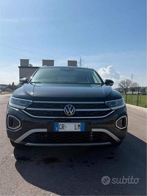 Usata VW T-Roc Style 150 CV (110 kW) 2023 Nero SUV