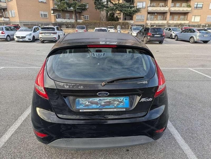 Usata Ford Fiesta 82 CV (60 kW) 2010 Nero Utilitaria