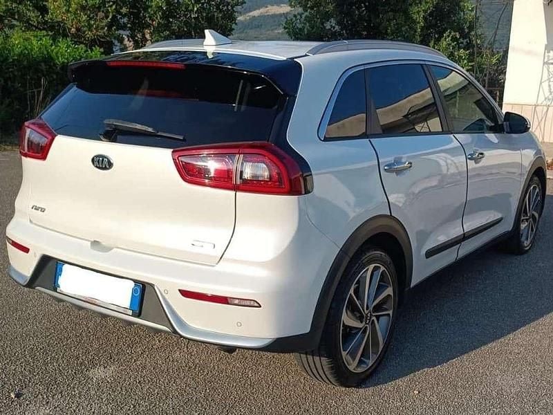 Usata Kia Niro 105 CV (77 kW) 2018 Bianco SUV
