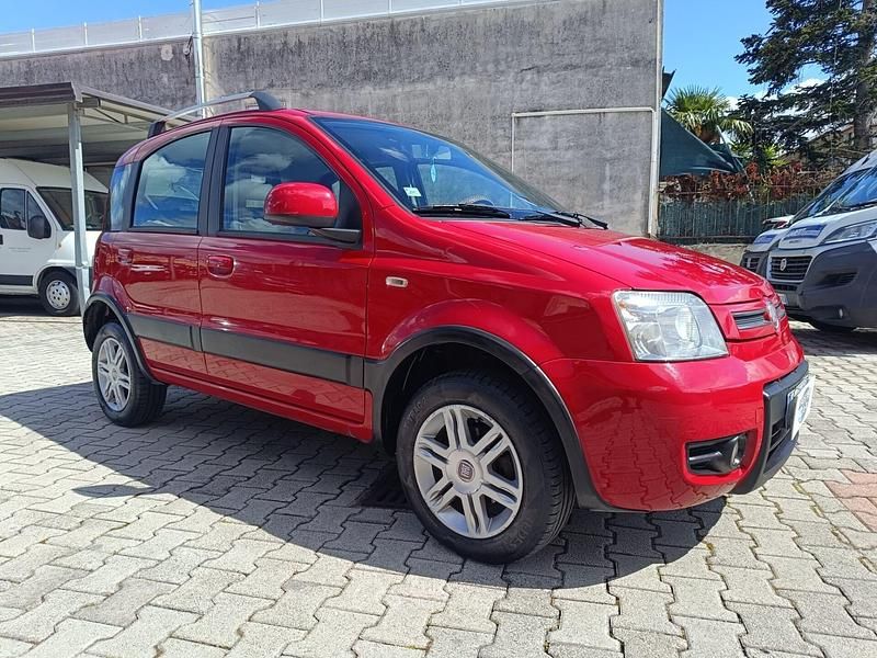 Usata Fiat Panda Climbing 60 CV (44 kW) 2009 Rosso Utilitaria