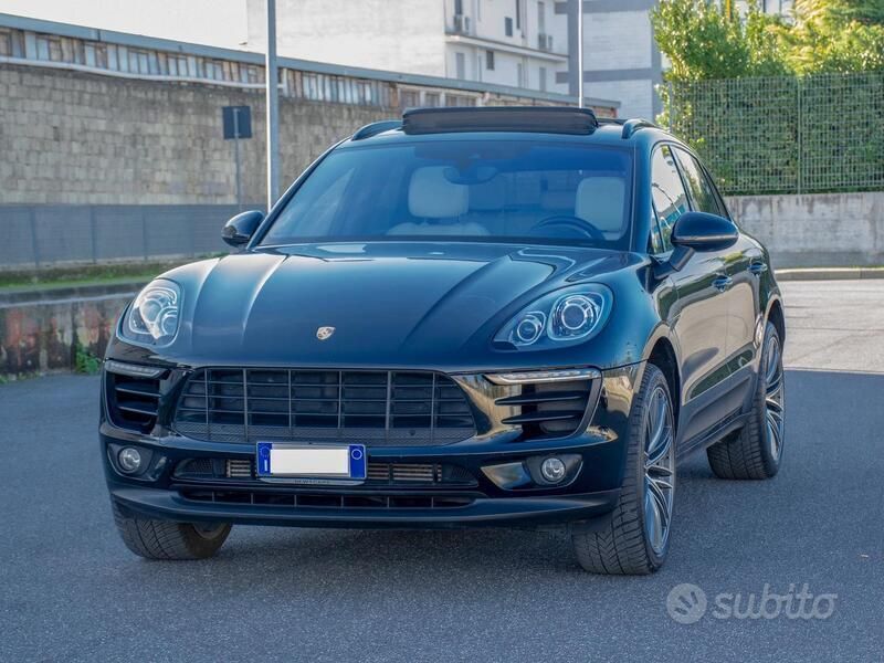 Nero Usata 2018 Porsche Macan SUV | 48.900 € (Cara) - Immagine 1/4