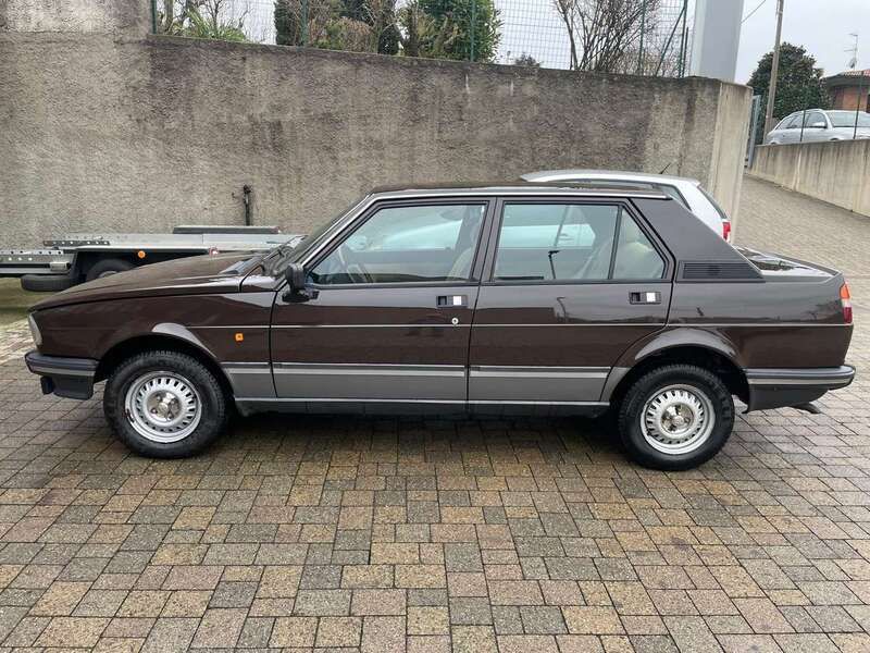 Usata Alfa Romeo Giulietta 121 CV (88 kW) 1983 Marrone testa di moro Utilitaria
