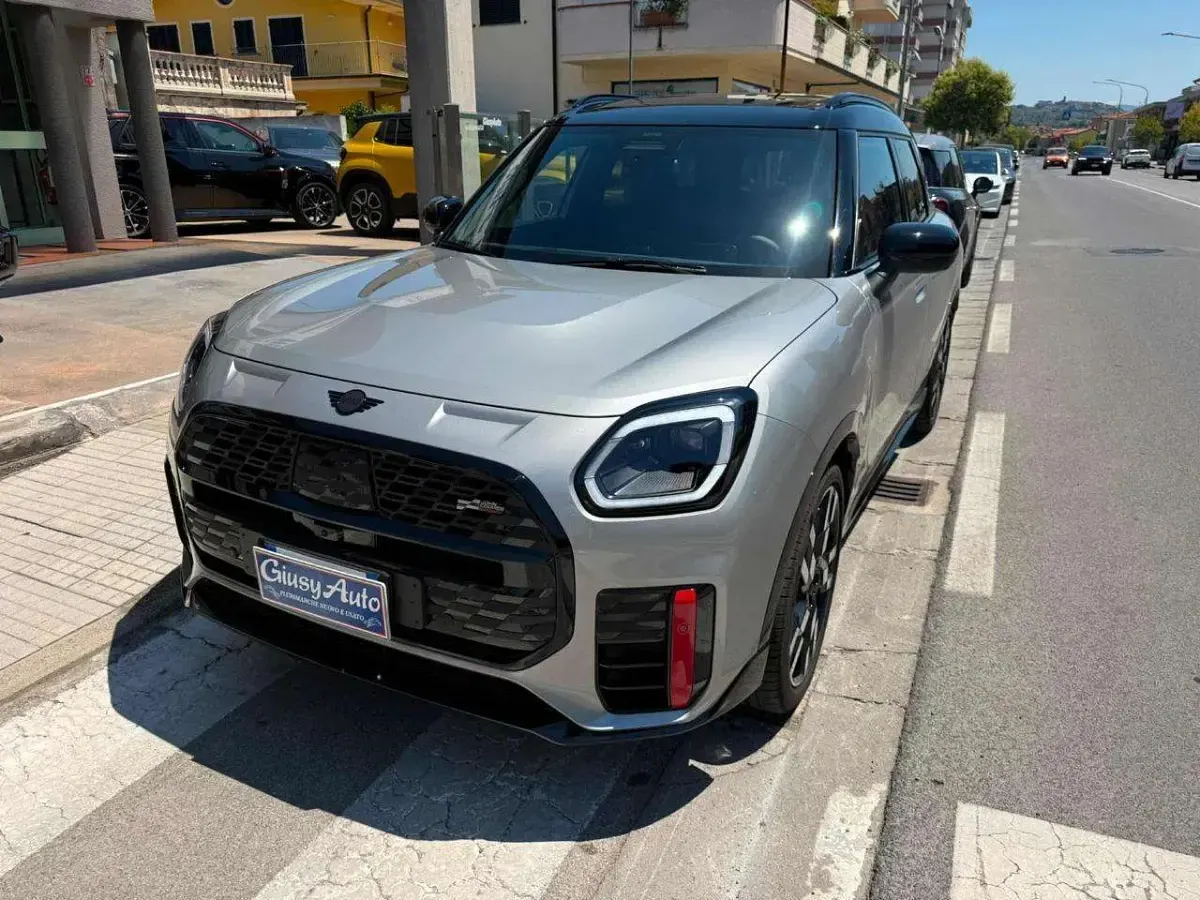 Nuova Mini John Cooper Works Countryman 300 CV (220 kW) 2026 Grigio SUV
