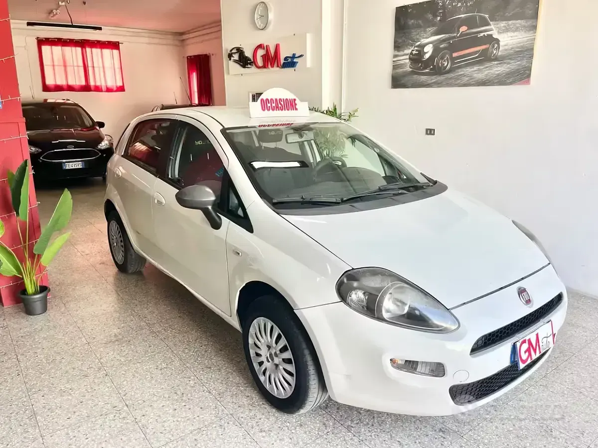 Usata Fiat Punto Street 70 CV (51 kW) 2014 Bianco Utilitaria