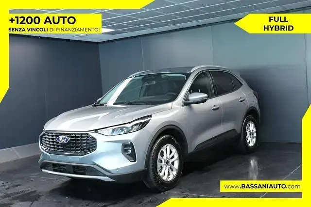Usata Ford Kuga Titanium 179 CV (131 kW) 2025 Argento SUV
