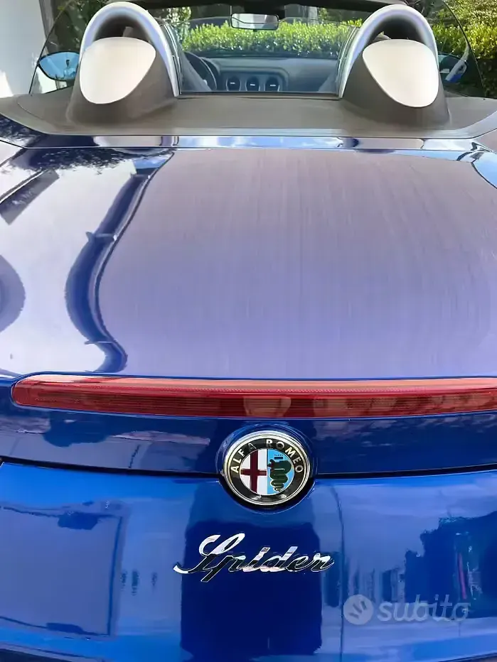 Usata Alfa Romeo Spider 260 CV (191 kW) 2011 Bluazzurro Cabrio
