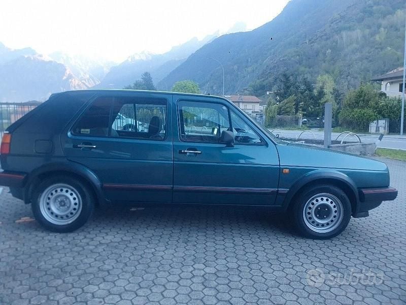 Usata VW Golf II GTI 111 CV (81 kW) 1985 Verde Utilitaria