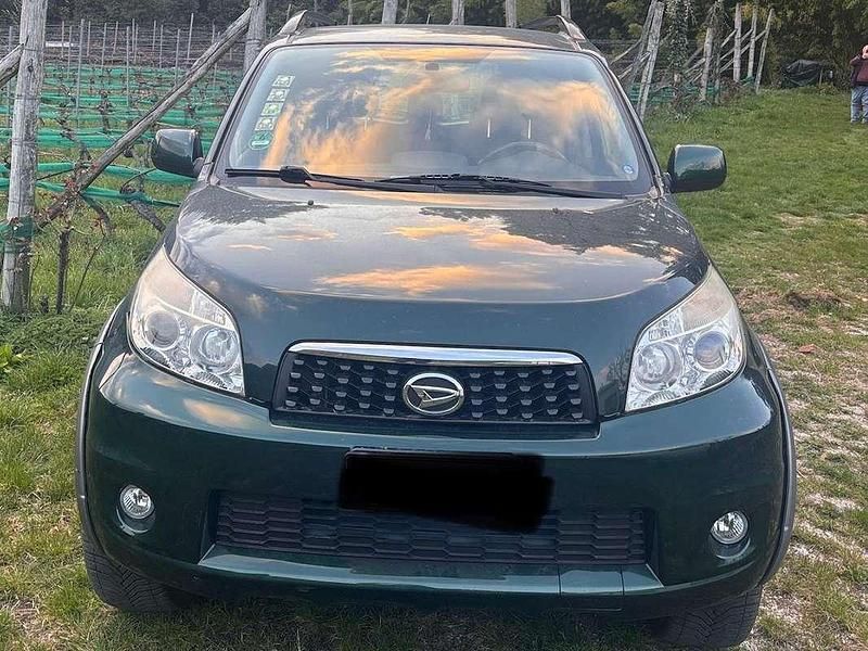 Usata Daihatsu Terios 105 CV (77 kW) 2009 Verde SUV