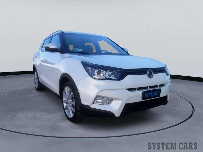 Usata Ssangyong (KGM) Tivoli 128 CV (94 kW) 2017 Bianco SUV