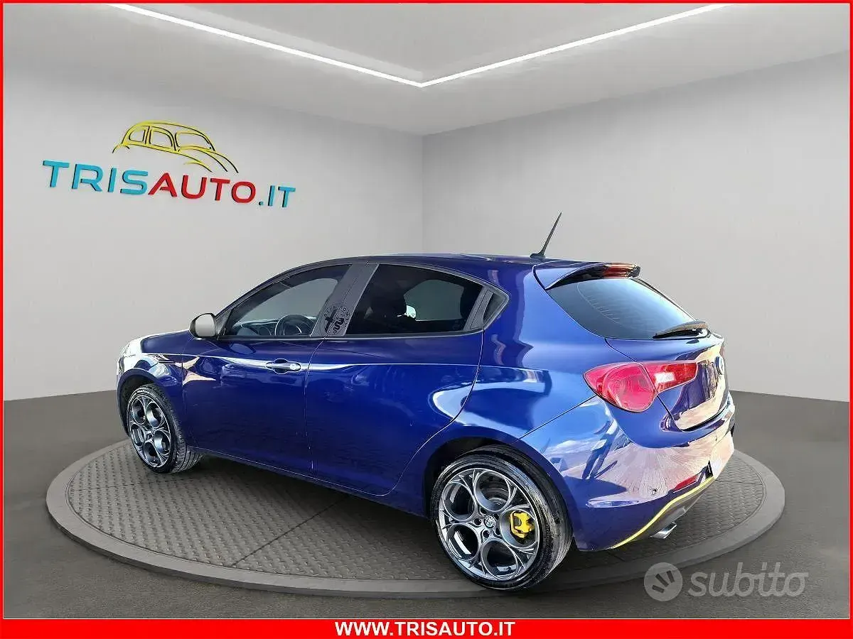 Usata Alfa Romeo Giulietta 150 CV (110 kW) 2017 Blu Utilitaria